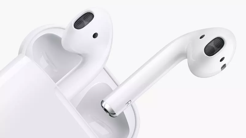 كيفية تنظيف AirPods الخاصة بك